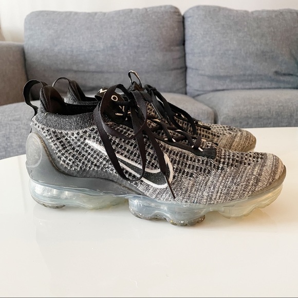NIKE VAPORMAX FLYKNIT BLACK / BLACK - WHITE - Picture 3 of 9